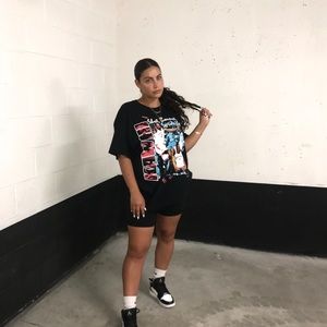 Meet your Posher, Cassandra